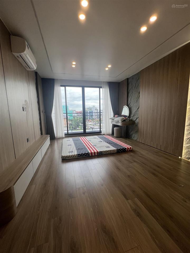 Bán nhà ngọc thuỵ  bồ đề cách hồng tiến kéo dài 20m8 tầng thang máy gara oto full nội thất xịn