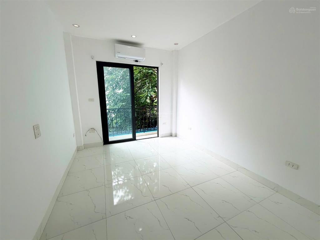 Bán nhà riêng/ ngô gia tự  ô cách  việt hưng. vf3 đỗ cửa 20m ra mặt ngõ ô tô tránh đỗ ngày đêm