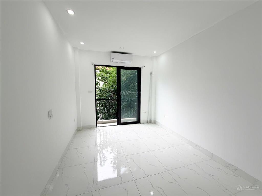 Bán nhà riêng/ ngô gia tự  ô cách  việt hưng. vf3 đỗ cửa 20m ra mặt ngõ ô tô tránh đỗ ngày đêm