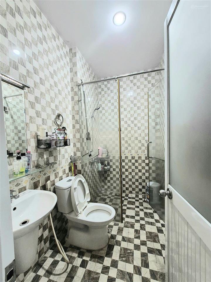Bán nhà hẻm ô tô tân sơn nhì, tân phú, 65m2, 3 tầng, giá 8.49 tỷ.