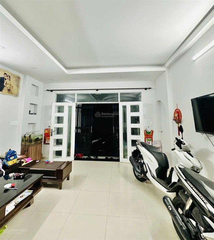 Bán nhà hẻm ô tô tân sơn nhì, tân phú, 52m2, 2 tầng, chỉ 6.16 tỷ.
