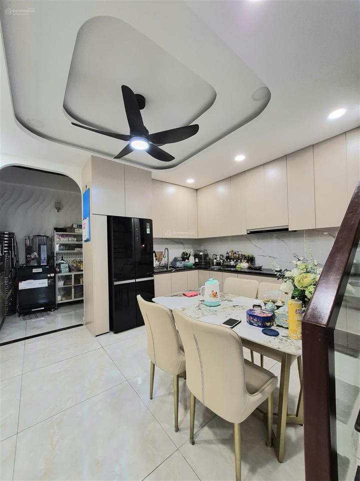 Bán nhà đường phạm văn bạch, tân bình, 66m2, 4 tầng, giá chỉ 6.68 tỷ