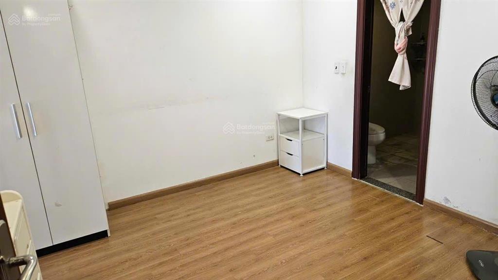 Cho thuê căn hộ 2pn, 2vs, 70m2 tại central field trung kính, giá cực chất chỉ với 16 triệu vnd