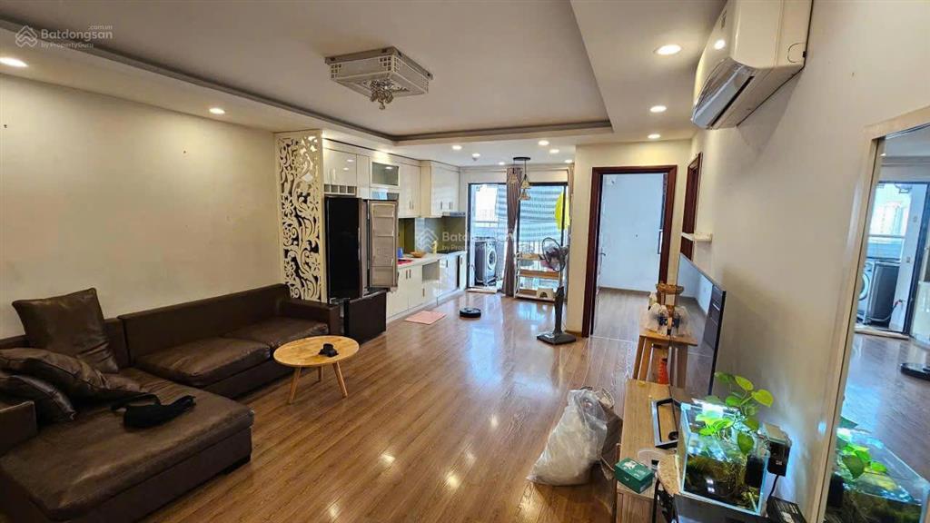 Cho thuê căn hộ 2pn, 2vs, 70m2 tại central field trung kính, giá cực chất chỉ với 16 triệu vnd