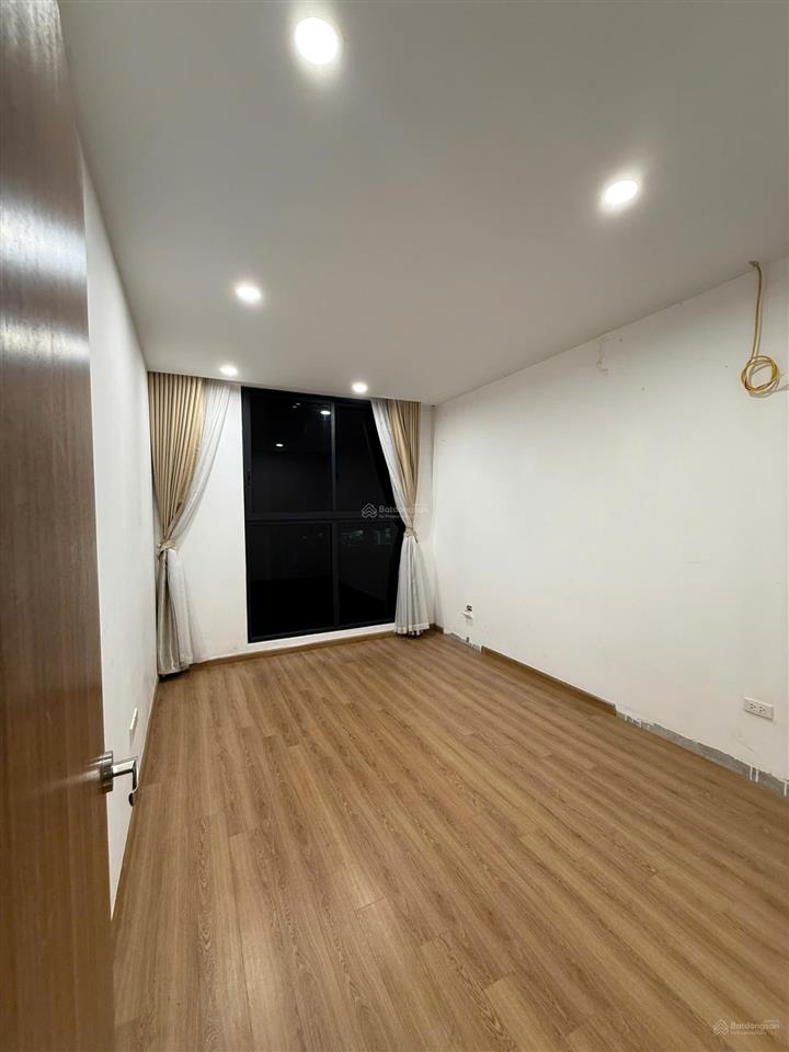Cho thuê cc cầu giấy center point, 16 triệu vnd, 76 m2, 2pn, 2wc, giá cực chất tốt