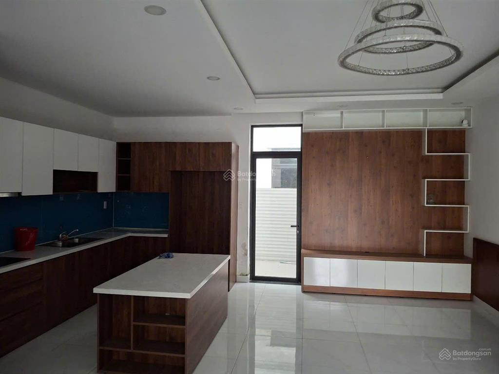 Cho thuê biệt thự trần anh riverside, 1 trệt 2 lầu, 5pn. 4 toilet, full nội thất, 15tr, 0933 710 ***