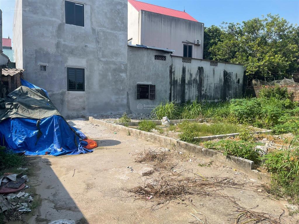 Đất đẹp giá mềm  ô tô vào tận đất, gần quốc lộ 6