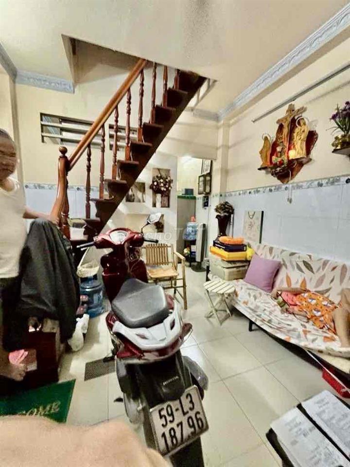 BÁN NHÀ Q8-3tầng-HẺM XE HƠI