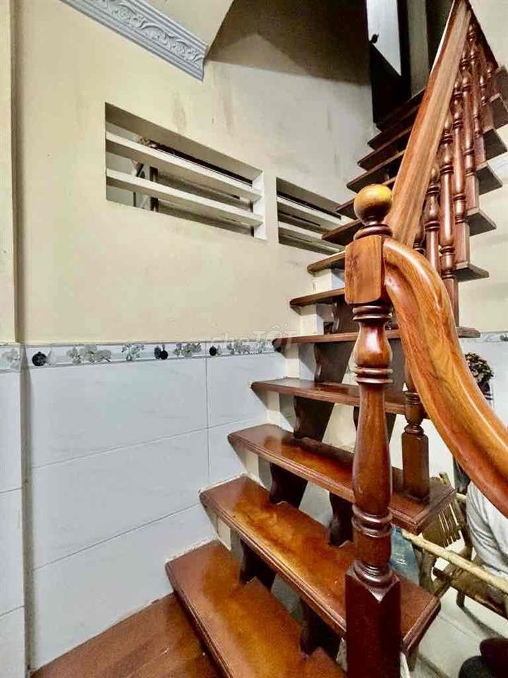 BÁN NHÀ Q8-3tầng-HẺM XE HƠI
