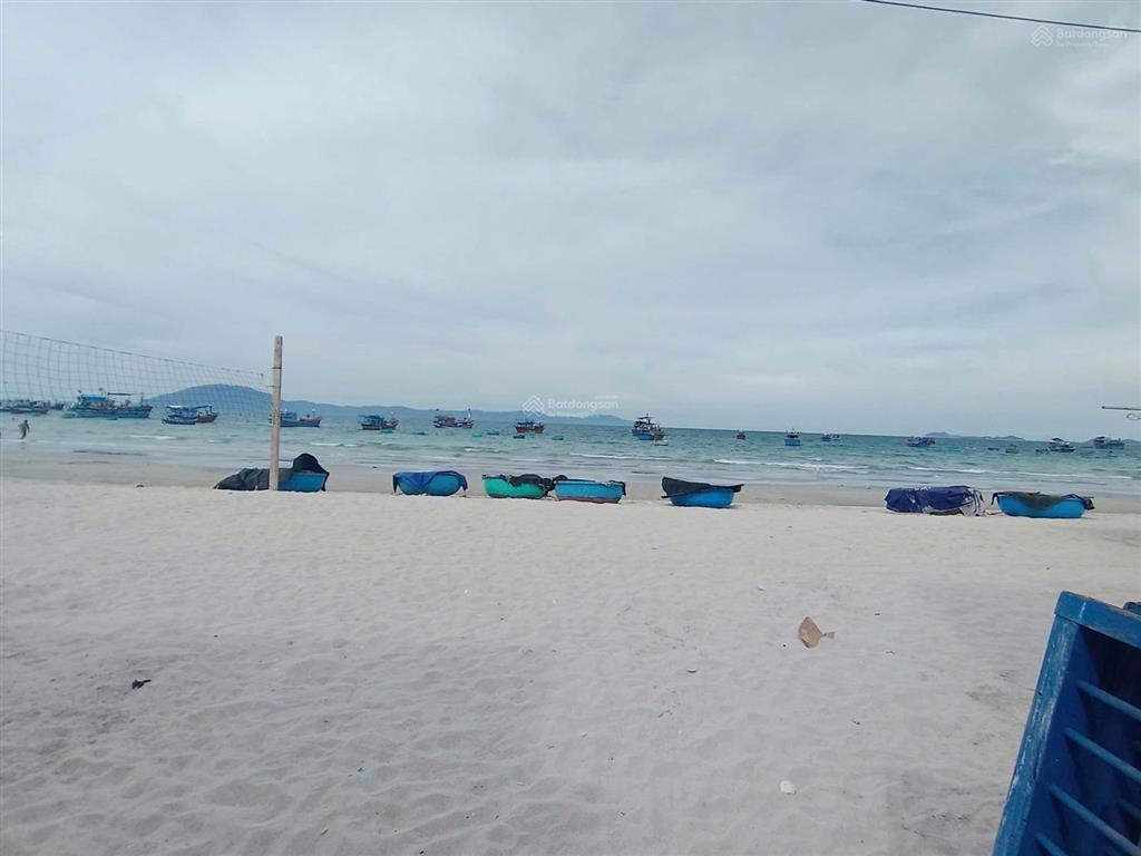 E chuyên nhận ký gửi và cần bán lô đất trực diện biển dốc lết
