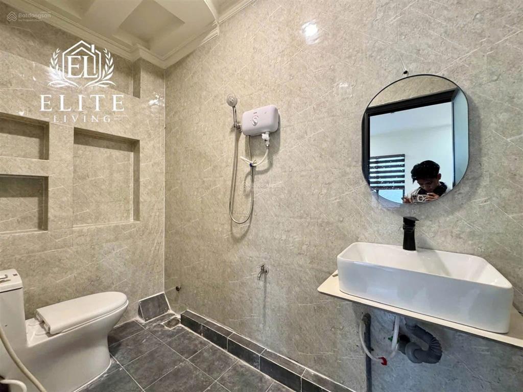 Cho thuê căn hộ dịch vụ tại hùng vương, q5, tp.hcm, giá ưu đãi 8 triệu, 40m2 hot!