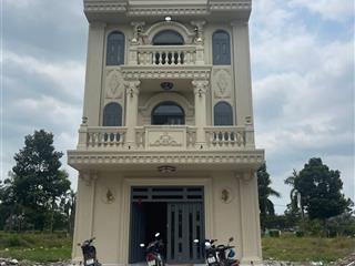 Bán nhà 1 trệt 3 lầu , 2 mặt tiền , dt 7,2x20 , giá hơn 8 tỷ , full nội thất. cách aeon tân an 200m