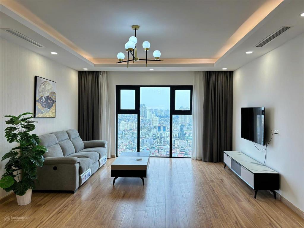 Cho thuê căn 3 ngủ chung cư paragon