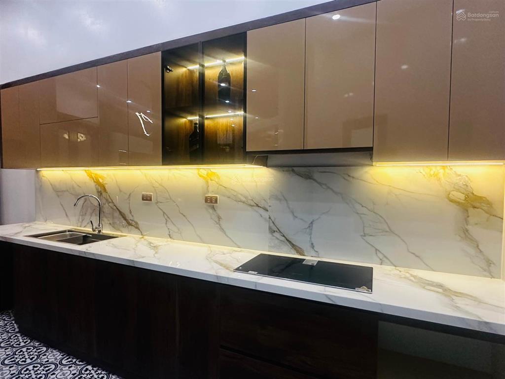 Nhà phân lô đền lừ thang máy ô tô đỗ cửa | giá 14,5 tỷ