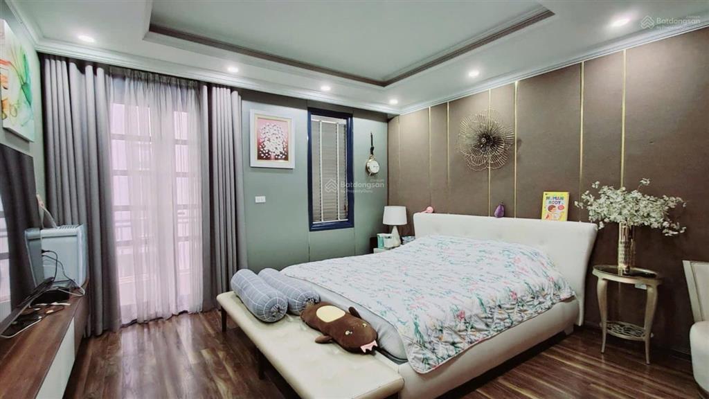 Siêu bds tây hồ, nguyễn đình thi, 93 m2, mt 9.86m. giá vip 76 tỷ