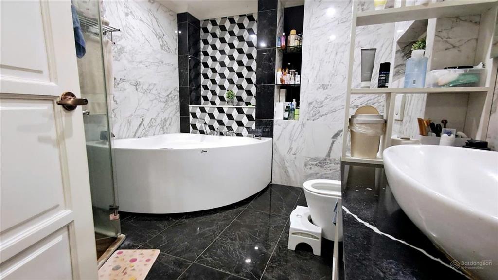 Siêu bds tây hồ, nguyễn đình thi, 93 m2, mt 9.86m. giá vip 76 tỷ