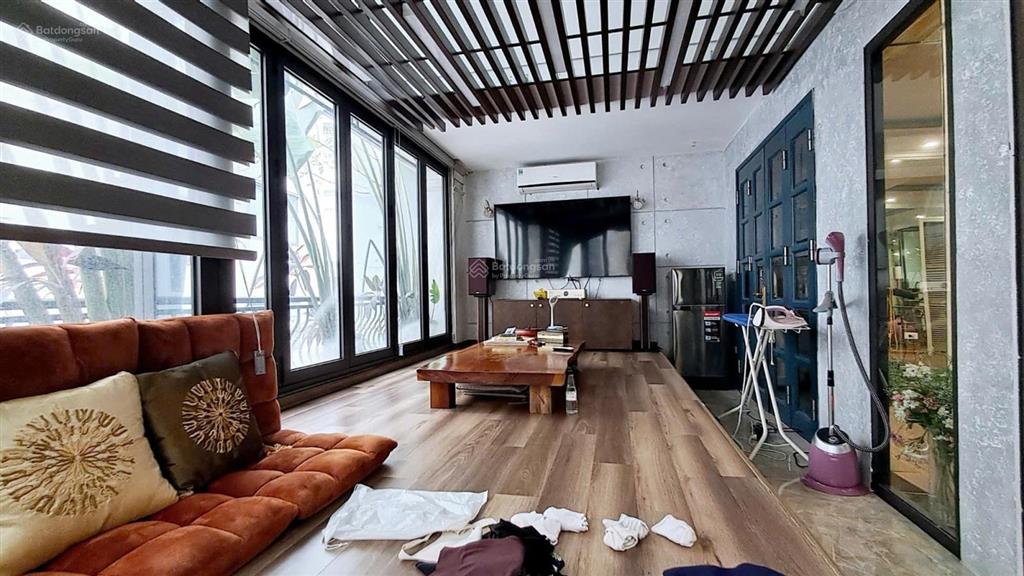 Siêu bds tây hồ, nguyễn đình thi, 93 m2, mt 9.86m. giá vip 76 tỷ