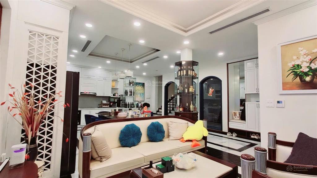 Siêu bds tây hồ, nguyễn đình thi, 93 m2, mt 9.86m. giá vip 76 tỷ