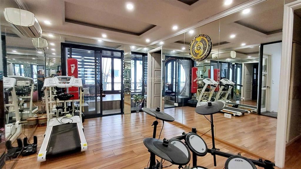 Siêu bds tây hồ, nguyễn đình thi, 93 m2, mt 9.86m. giá vip 76 tỷ