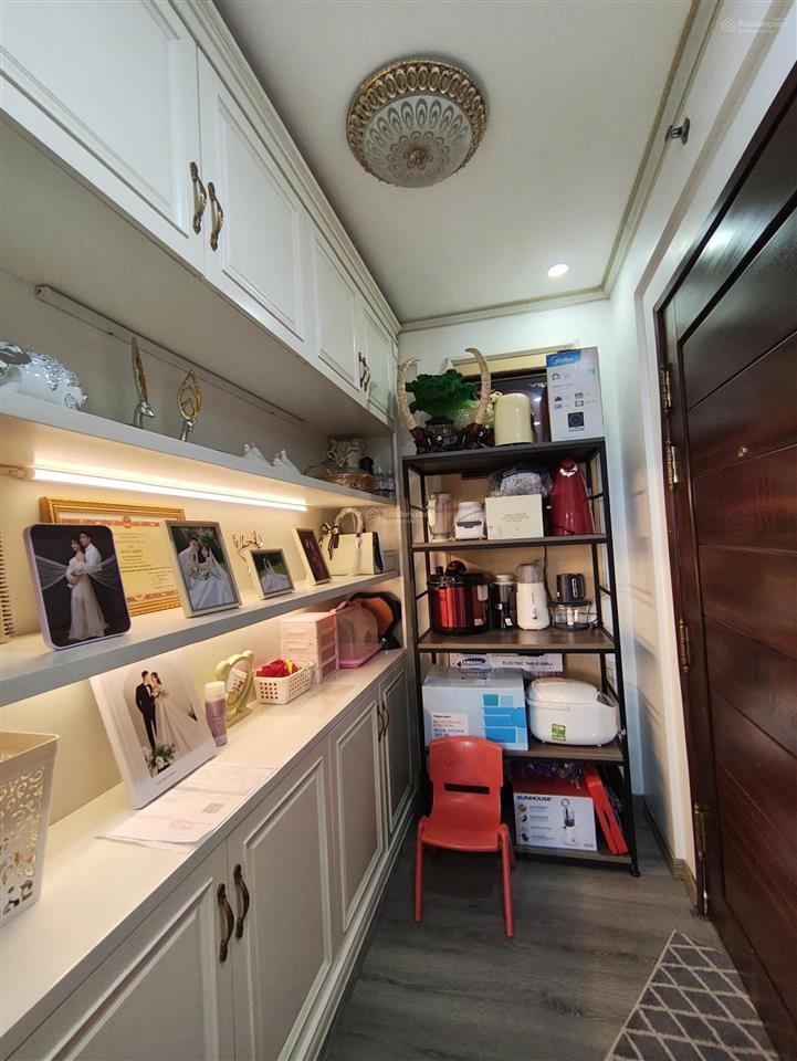 Siêu lô góc vip, view hồ tây, 153 m2, 4 phòng ngủ. nt nhập. hot 15,3 tỷ.