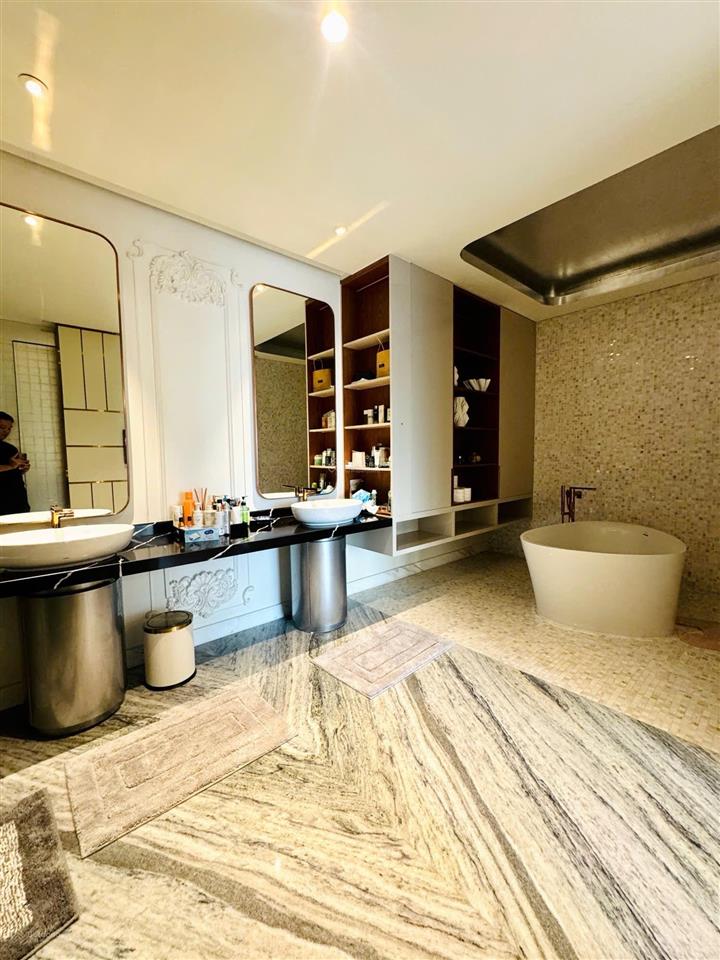 Siêu căn hộ udic westlake, lô góc 168 m2, 3 pn. hot 14 tỷ.