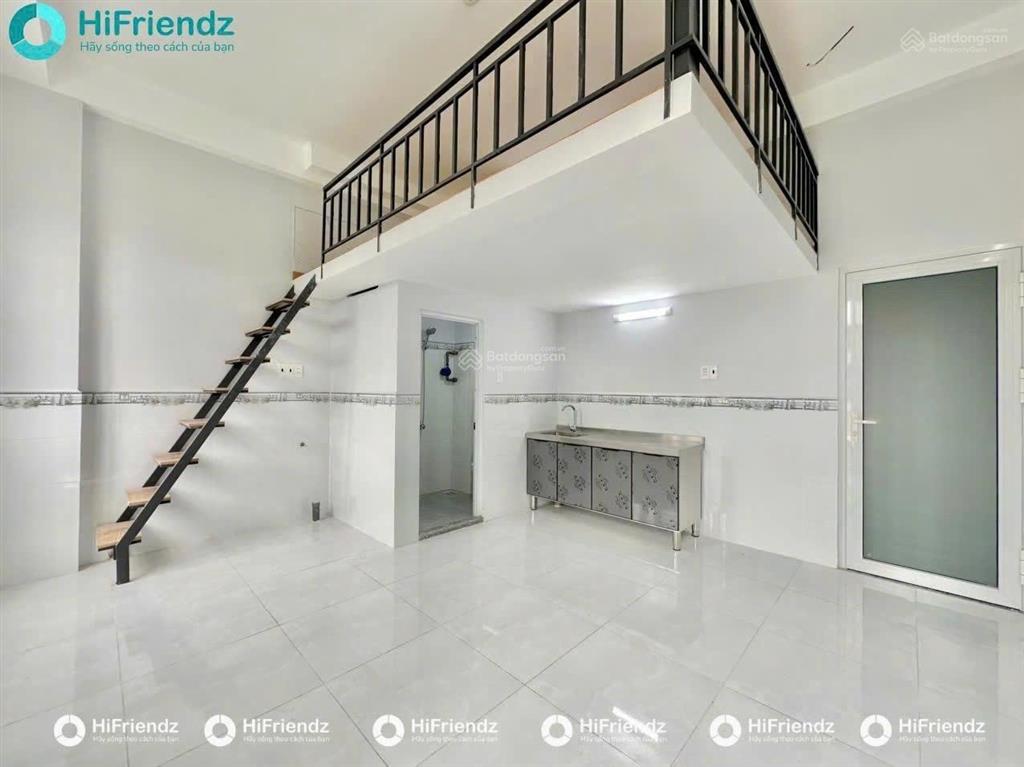 Phòng gác cao rộng hơn 40m2 có ban công ngay phạm văn đồng,5 phút đến hiệp bình chánh,cầu bình lợi