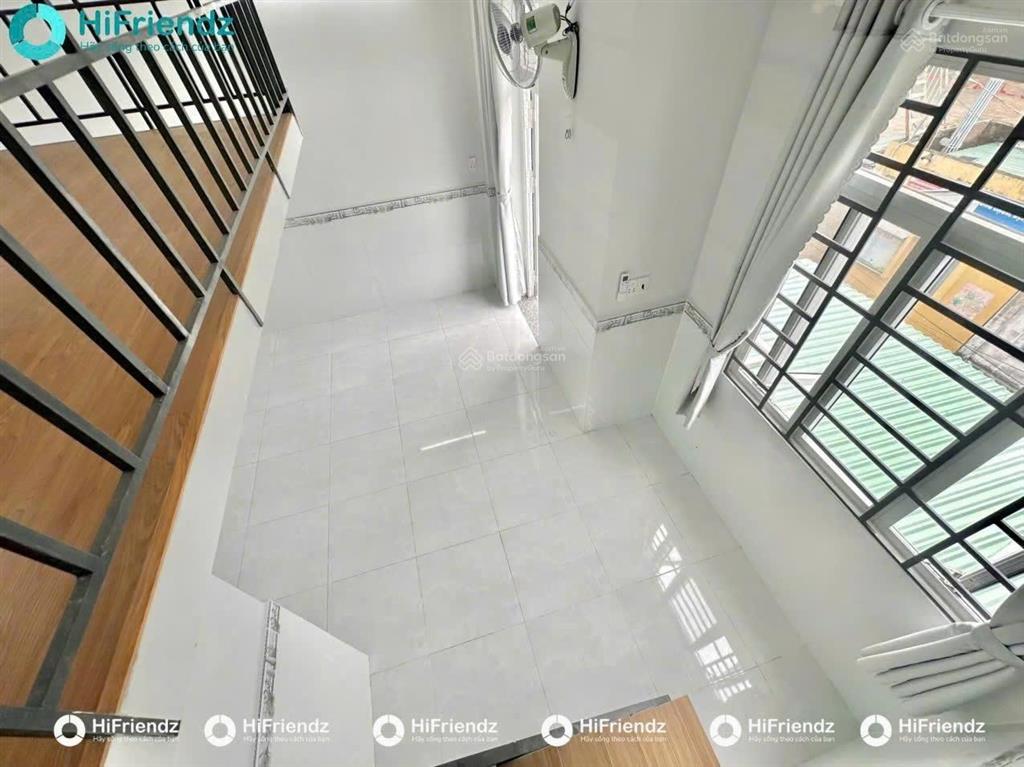 Phòng gác cao rộng hơn 40m2 có ban công ngay phạm văn đồng,5 phút đến hiệp bình chánh,cầu bình lợi