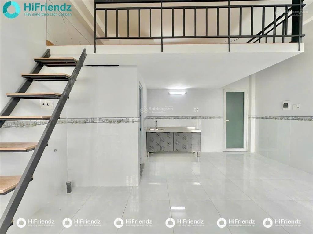 Phòng gác cao rộng hơn 40m2 có ban công ngay phạm văn đồng,5 phút đến hiệp bình chánh,cầu bình lợi