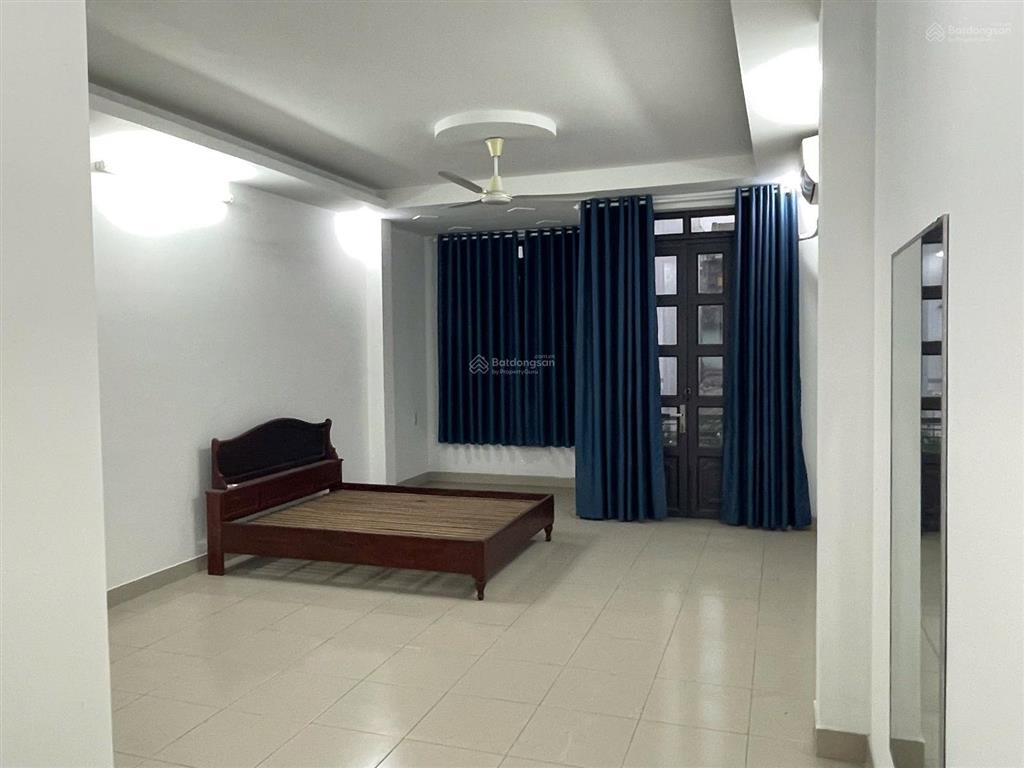 Bán nhà mặt phố 17b4, hà huy giáp, 10,5 tỷ, 80m2, giá tốt