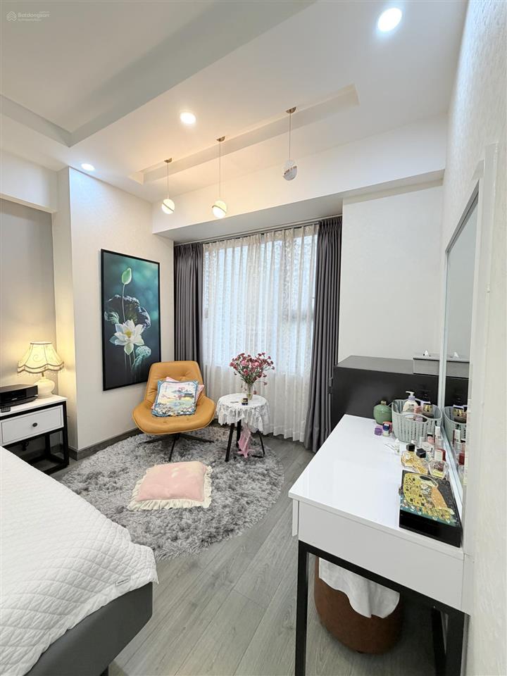 Bán căn hộ vị trí hiếm, nhà đẹp có gu, view nội khu thoáng đẹp, tặng ô xe  saigon south residences