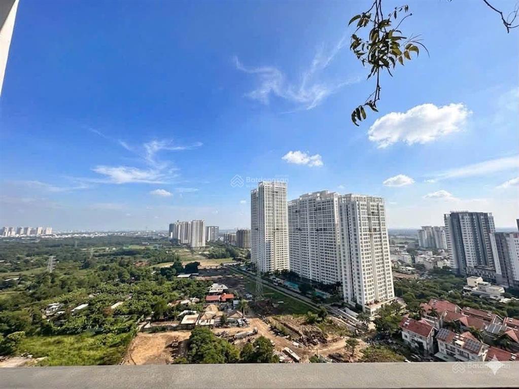Chính chủ gửi bán căn hộ cao cấp, tầng cao view thoáng, giá hời  saigon south residences