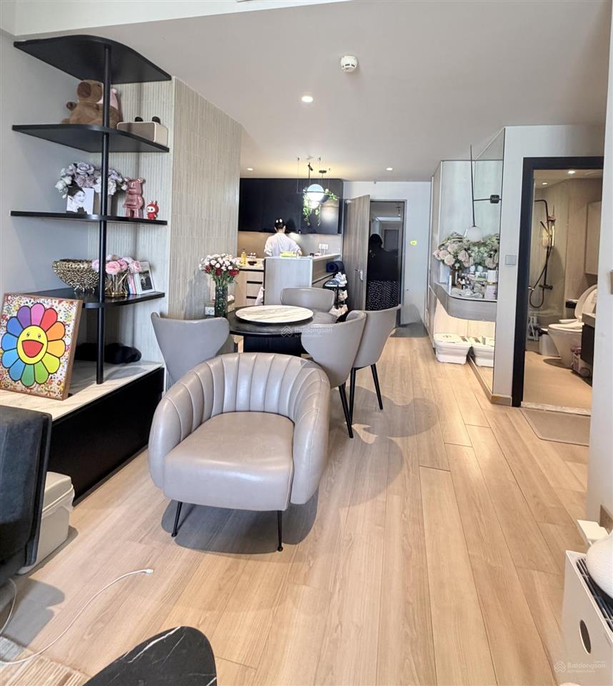 Chính chủ gửi bán căn hộ cao cấp, tầng cao view thoáng, giá hời  saigon south residences