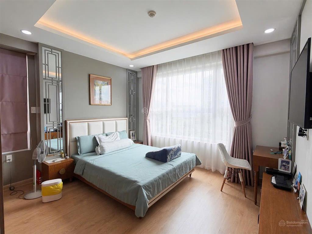 Bán căn hộ 100m2 view xuất sắc, layout hoàn hảo tại sunrise riverside