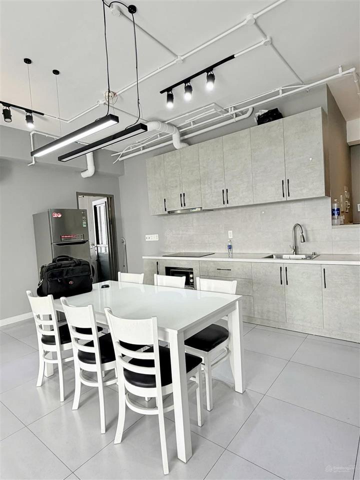 Bán nhanh, giảm thêm  căn hộ 95m2 saigon south residences tầng cao, view thoáng chỉ 6,9 tỷ