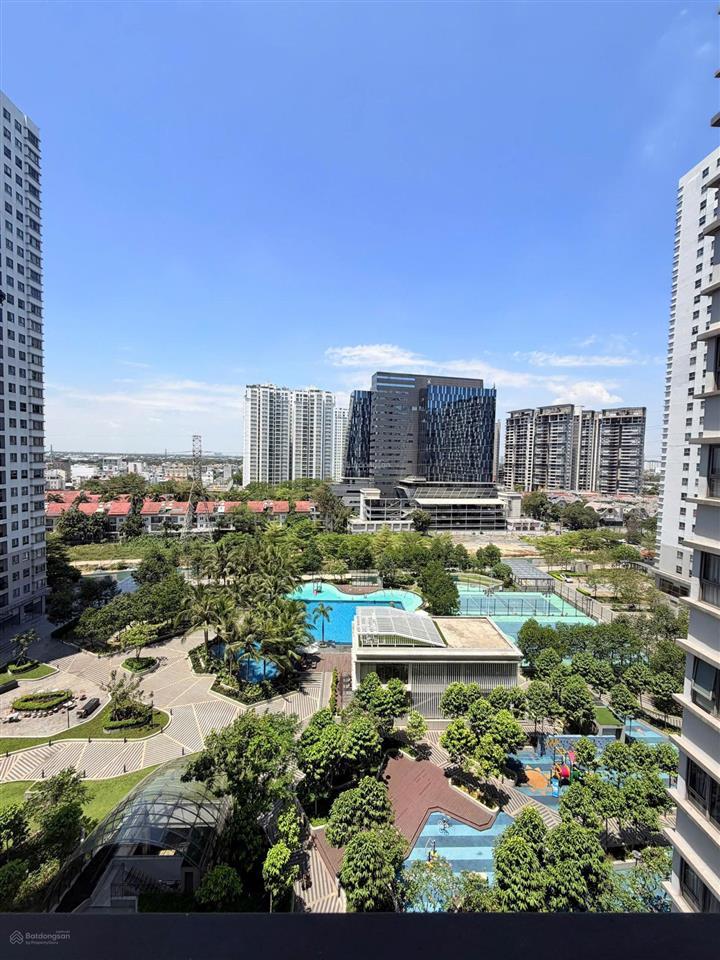 Mới & hiếm  căn hộ saigon south residences, 2 pn diện tích lớn, view nội khu, giá chỉ 5,8 tỷ