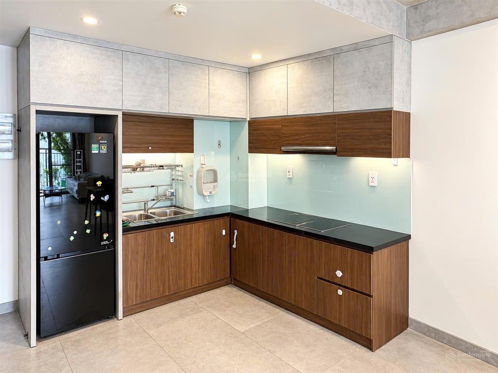 Chủ nhà gửi bán nhanh căn hộ 2pn, tầng cao view thoáng, giá hời  saigon south residences