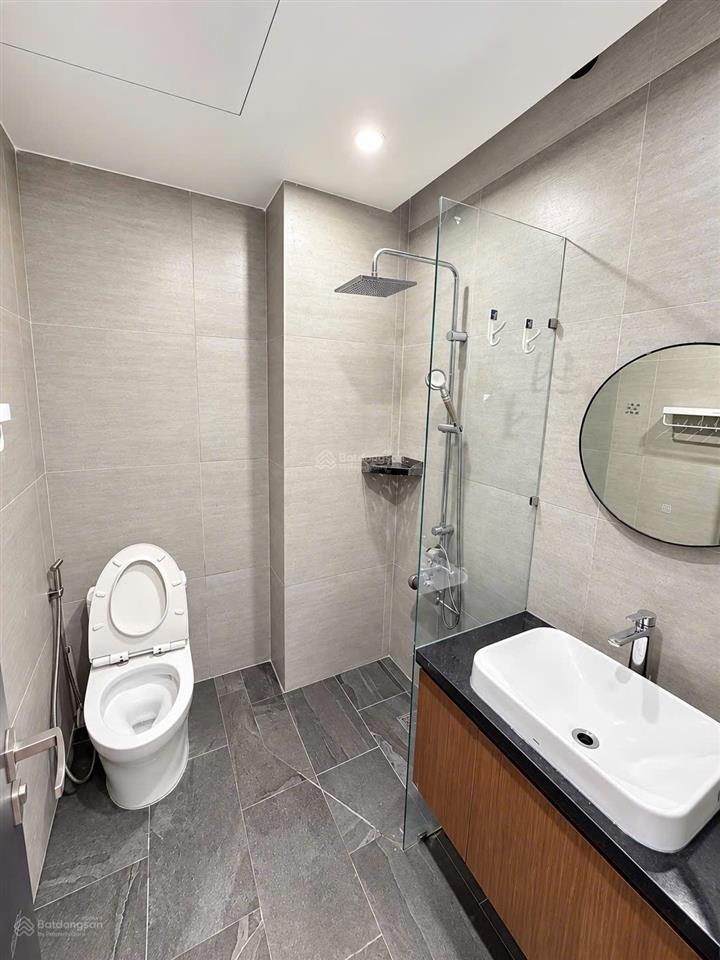 Chủ nhà gửi bán nhanh căn hộ 2pn, tầng cao view thoáng, giá hời  saigon south residences