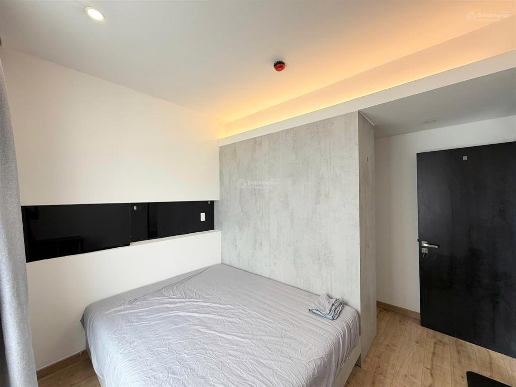 Chủ nhà gửi bán nhanh căn hộ 2pn, tầng cao view thoáng, giá hời  saigon south residences