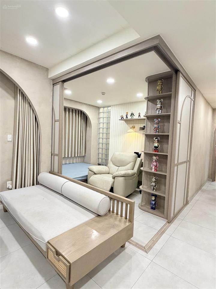 Bán căn hộ 95m2 cao cấp, thiết kế có gu  saigon south residences