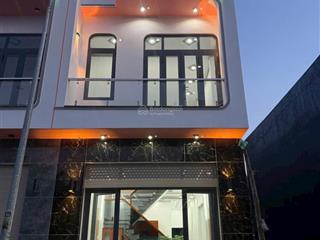 Bán gấp nhà ngay trung tâm tân hiệp tân uyên mới 100%