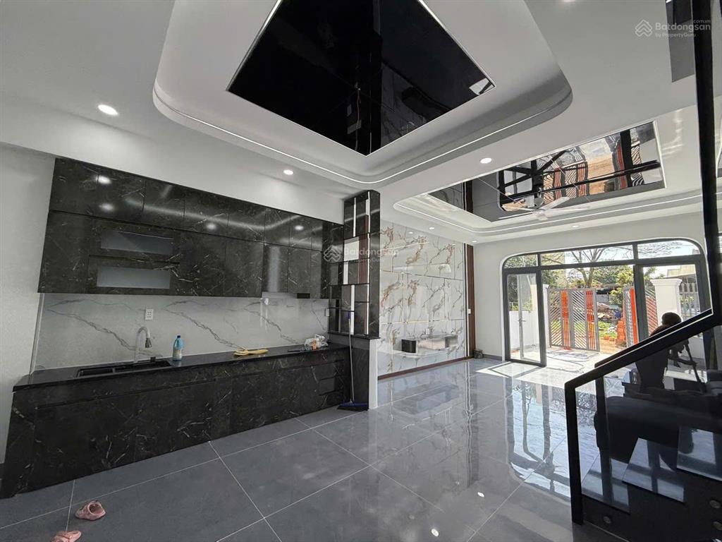 Bán gấp nhà ngay ubnd phường hội nghĩa tân uyên đang cho thuê 8tr/tháng