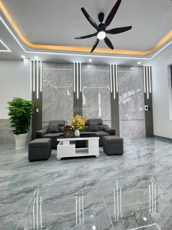 Bán nhà ngay chợ đêm uyên hưng tân uyên giá 1ty950 full nội thất ( bình dương )