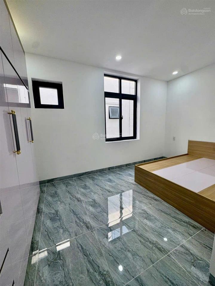 Bán nhà ngay chợ đêm uyên hưng tân uyên giá 1ty950 full nội thất ( bình dương )