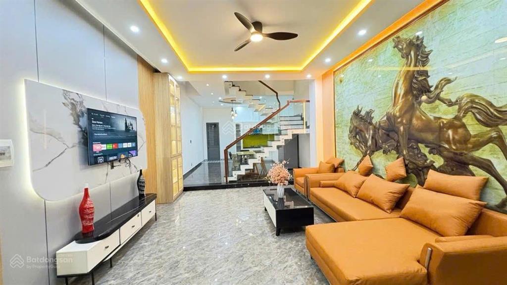 Nhà đẹp mặt tiền huy cân gần đh đông á, đầy đủ nội thất với 3pn rộng rãi, diện tích 70m2