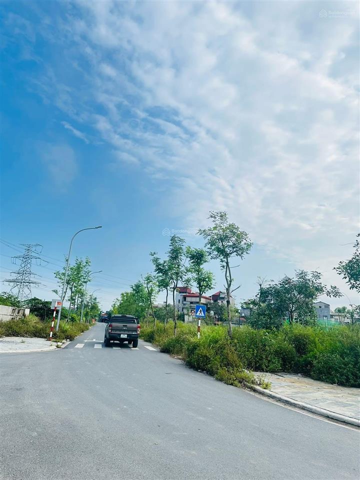 Chính chủ bán gấp đất đấu giá vân hà tái định cư vân hà tái định cư thư lâm. bán lô 80m2, shcc