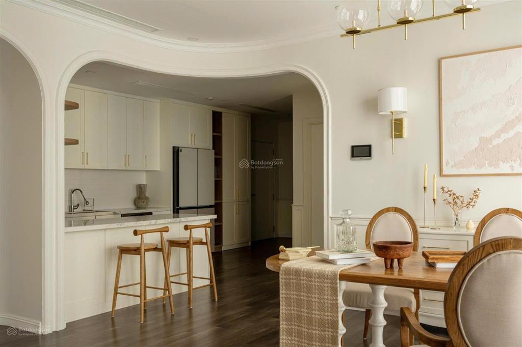 Chính chủ gửi bán căn góc 3pn, 131,5m2 tầng cao view thoáng nội thất cao cấp tại the nine