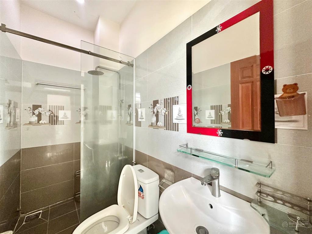 Phòng full nội thất có máy giặt riêng