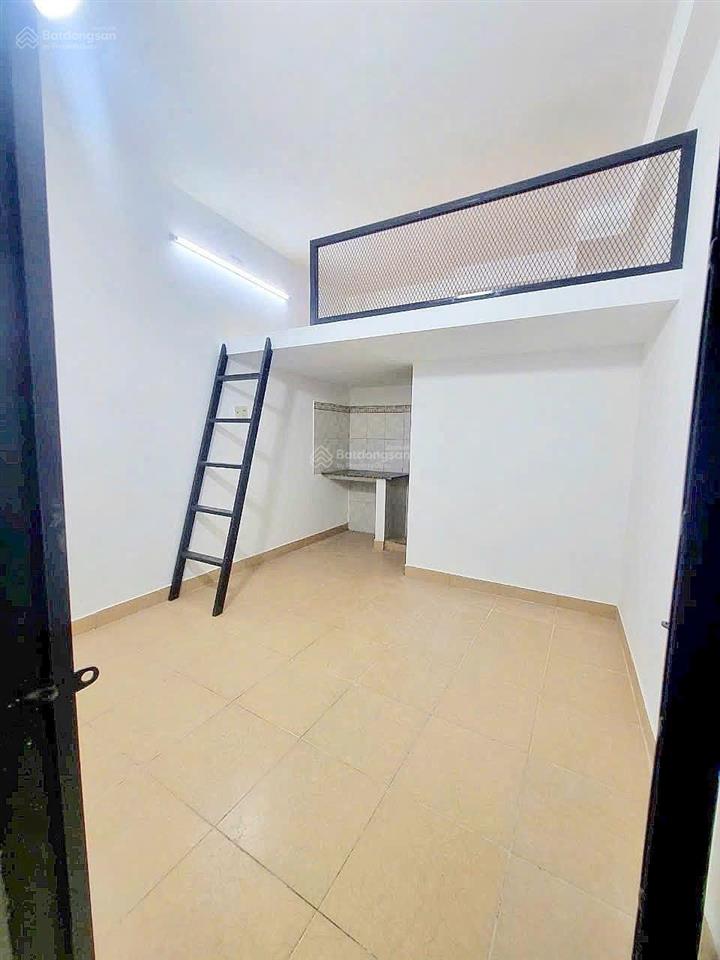 Phòng trọ giá rẻ gần công viên làng hoa