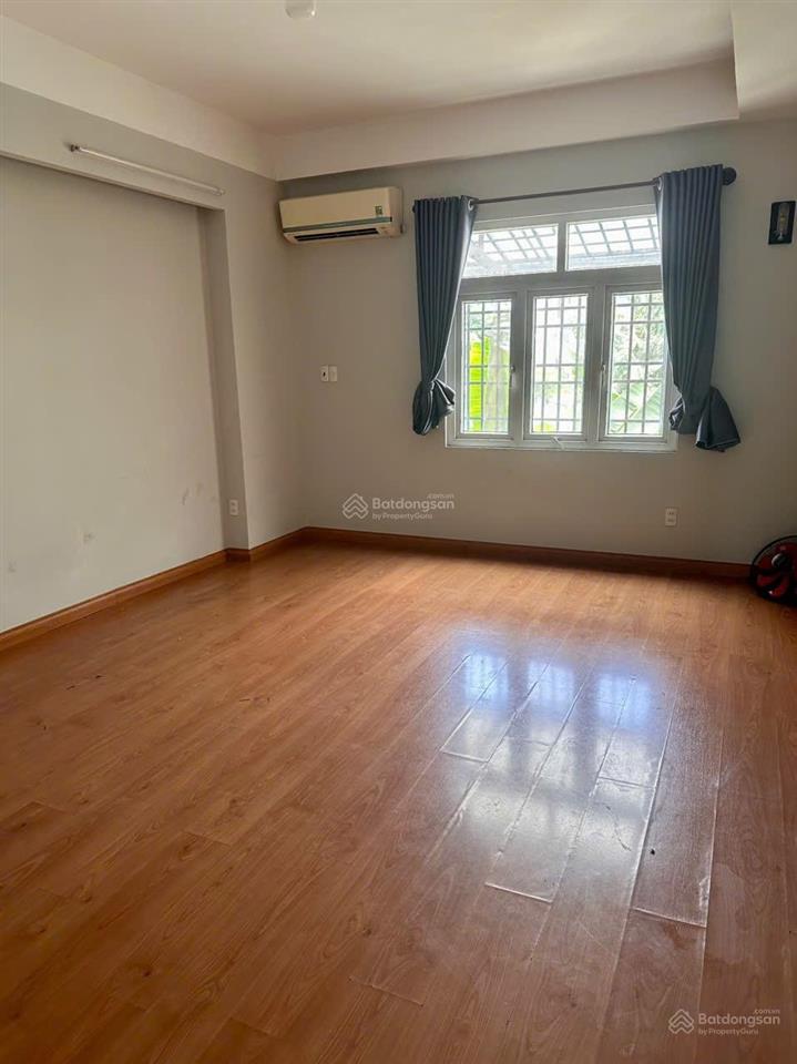 Cho thuê từng tầng của căn nhà mặt tiền 100m hoàng quốc việt,quận 7