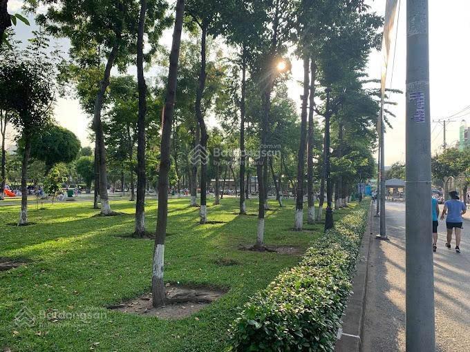 Nhà khu biệt thự làng hoa  nguyễn văn khối  dt 5x17m  nhà 4 tầng  9,9 tỷ còn tl